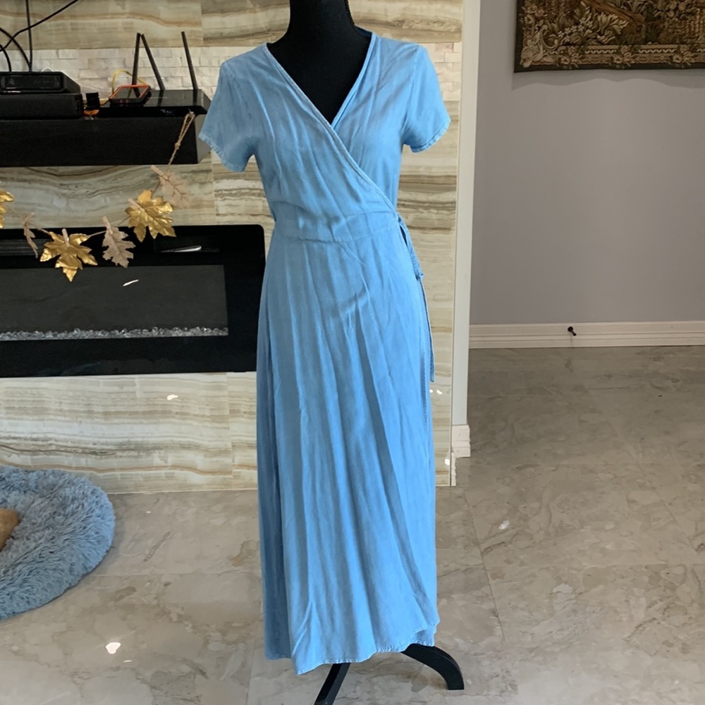 Women’s Style Envy Thin Denim Dress Size M.